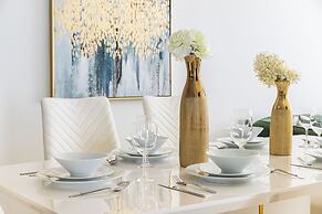 SIMPLY COMFORT Chic 3 Br Apartment with Private Pool