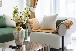 SIMPLY COMFORT Chic 3 Br Apartment with Private Pool