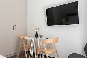 Kleo II by Zoia Living