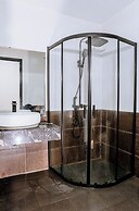 Văn Lâm Hotel