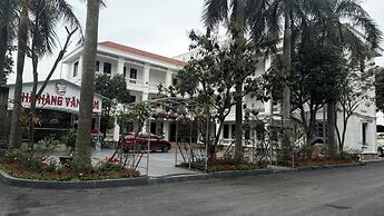 Văn Lâm Hotel