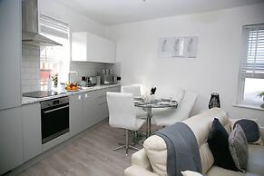 2 Bed Flat - Sleeps 3 - Wifi - Parking