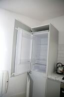 2 Bed Flat - Sleeps 3 - Wifi - Parking