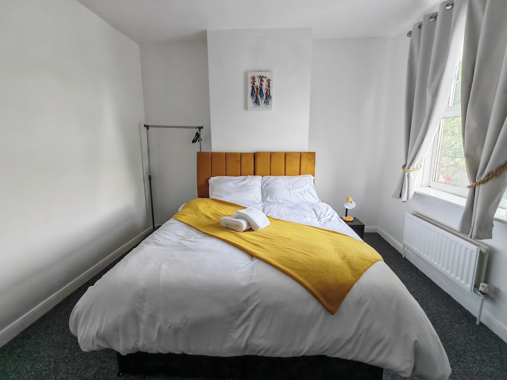 Central Wolverhampton Stay