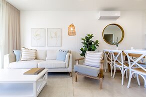 Bay View 2-bedroom Apartment With BBQ