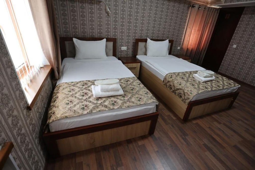 HOTEL PLAZA 777