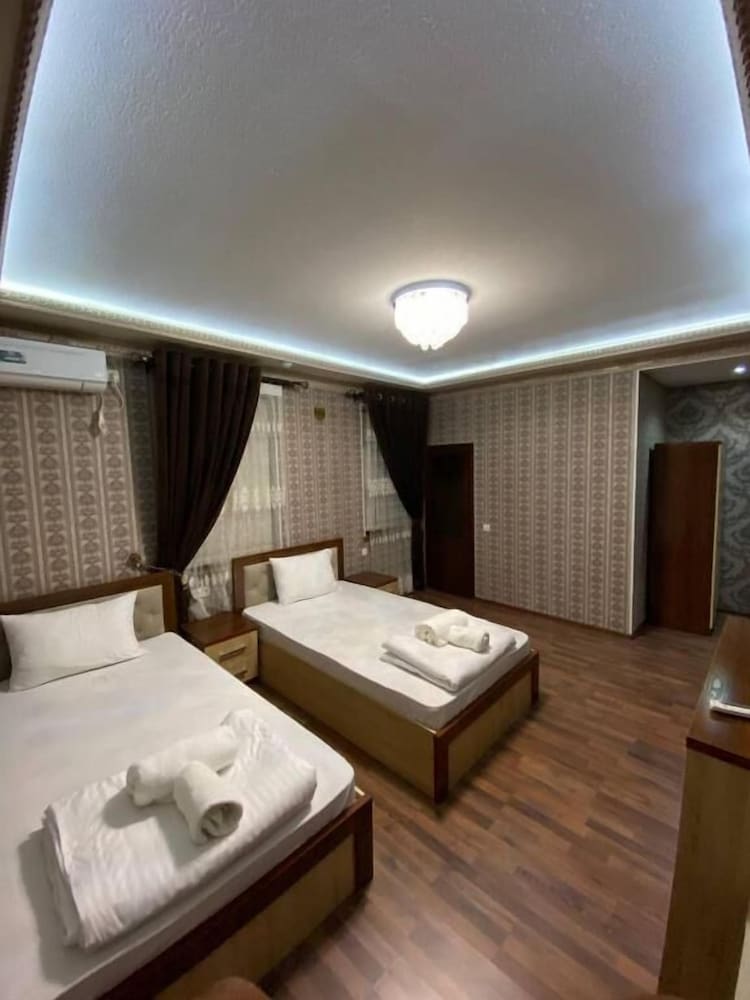HOTEL PLAZA 777