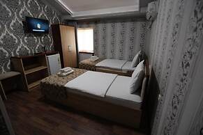 HOTEL PLAZA 777