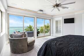 Trinity Villa in New Providence