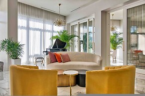 Exclusive Oceanfront Residence Condo at Soleil Residences