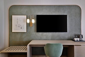 Diyar Ajwa, Tapestry Collection By Hilton