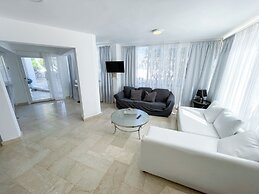BAVARO SEASIDE Villas BEACH HOTEL & SPA