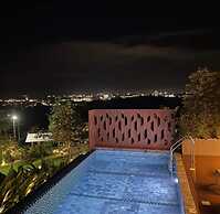 Sky Hill Villa Suratthani