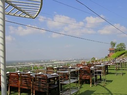 Sky Hill Villa Suratthani