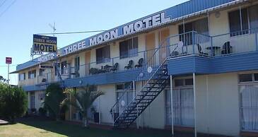 THREE MOON MOTEL