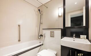 The Cosmopolitan Spacious Studio
