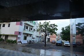 Hotel The Grand Om Krishna