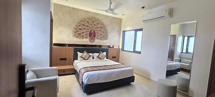 Hotel The Grand Om Krishna