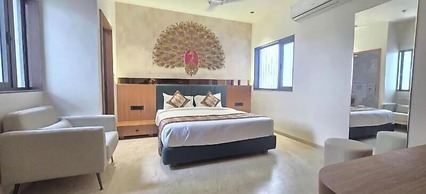 Hotel The Grand Om Krishna
