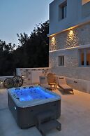 Amvikas Suites in Sitia