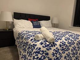 4bed House - Direct Links Into Central London