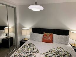 4bed House - Direct Links Into Central London