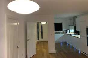 4bed House - Direct Links Into Central London