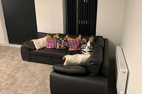 4bed House - Direct Links Into Central London