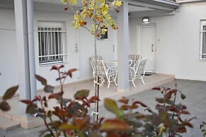 Avli Guesthouse