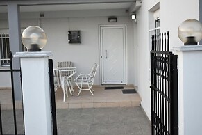 Avli Guesthouse
