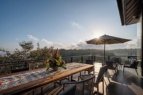 By The Cliff Bali Villa