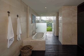 By The Cliff Bali Villa