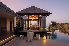 By The Cliff Bali Villa