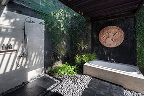 By The Cliff Bali Villa