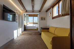 Borgo Malvasia- La Cascina