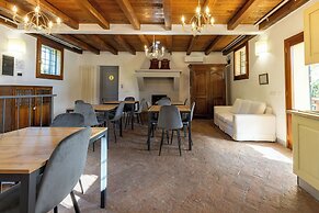 Borgo Malvasia- La Cascina