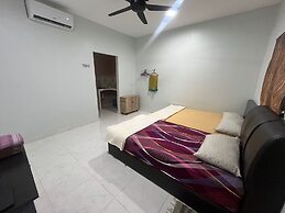 OYO 91220 D Inai Roomstay