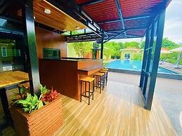 Sky hip resort jomtean pattaya