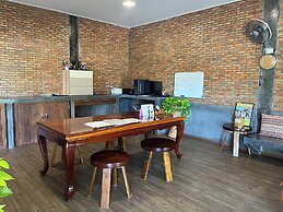 Bu-Gaan Sukhothai Village