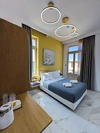 Deluxe Center Suites