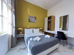 Deluxe Center Suites