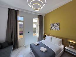 Deluxe Center Suites