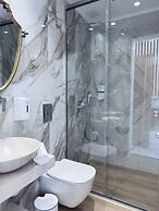 Deluxe Center Suites