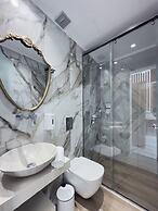 Deluxe Center Suites