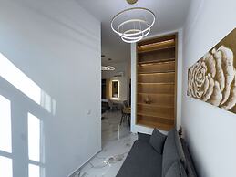 Deluxe Center Suites