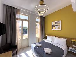 Deluxe Center Suites