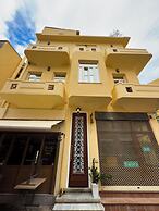 Deluxe Center Suites