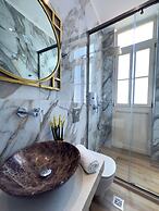 Deluxe Center Suites