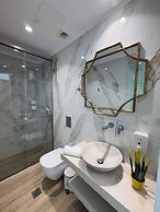 Deluxe Center Suites