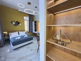 Deluxe Center Suites
